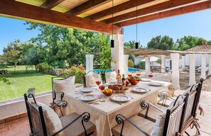 Outdoor dining - Villa Morell - Four Bedroom Villa, Sleeps 8 (Mallorca)