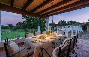 Outdoor dining