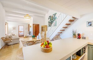 Dining - Villa Avinent - Two Bedroom Villa, Sleeps 4 (Pollença)