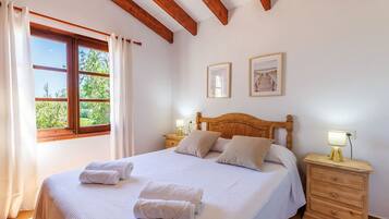 2 chambres, fer et planche à repasser, accès au Wi-Fi (inclus)