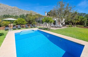 Pool - Family-Friendly Villa with Beautiful Gardens, Steps away from the Old Town (Pollença)