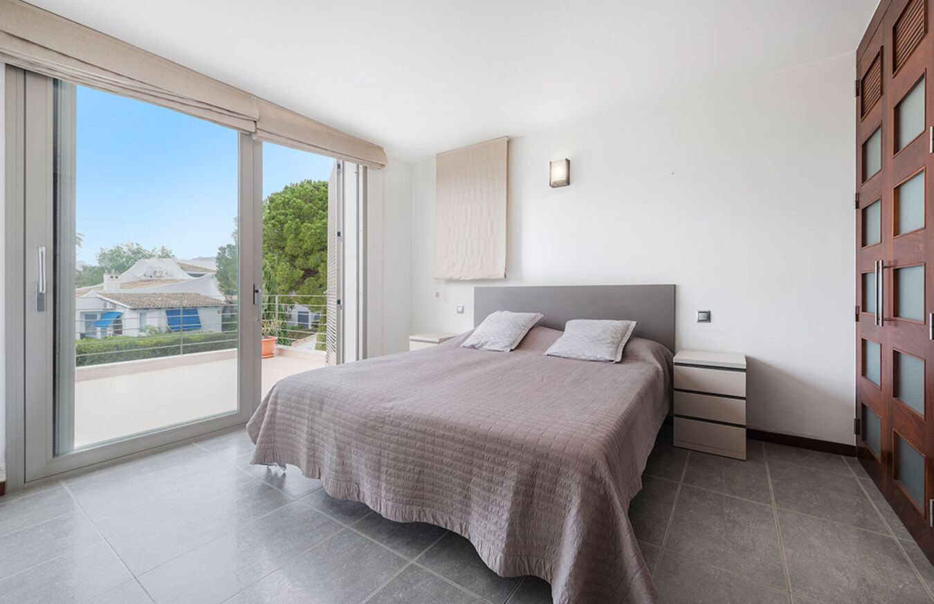 3 slaapkamers, een strijkplank/strijkijzer, gratis wifi, beddengoed