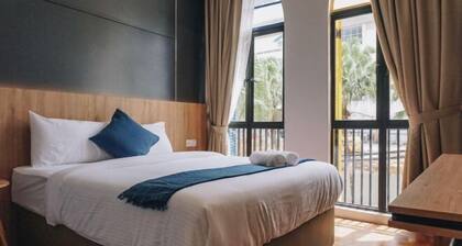 Hotel CIQ, Jalan Trus