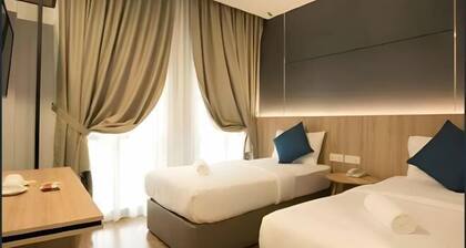 Hotel CIQ, Jalan Trus