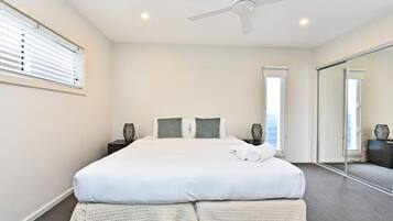 2 bedrooms, iron/ironing board, free WiFi