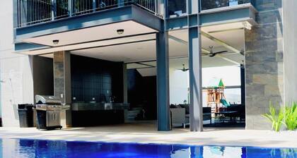 Spacious 3-bedroom apartment with WiFi and AC in welcoming San Pedro Sula