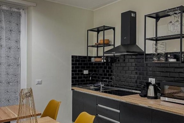 Microwave, coffee/tea maker, electric kettle, cookware/dishes/utensils