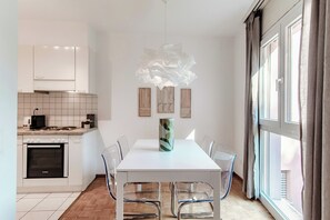 32-inch flat-screen TV with satellite channels - Pink Flat 2 (Chiasso)