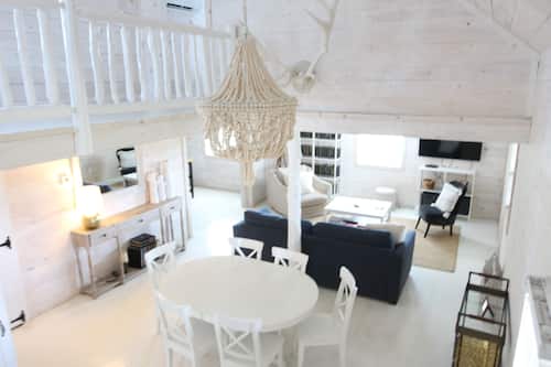Family Triple Room, Garden View | Living area