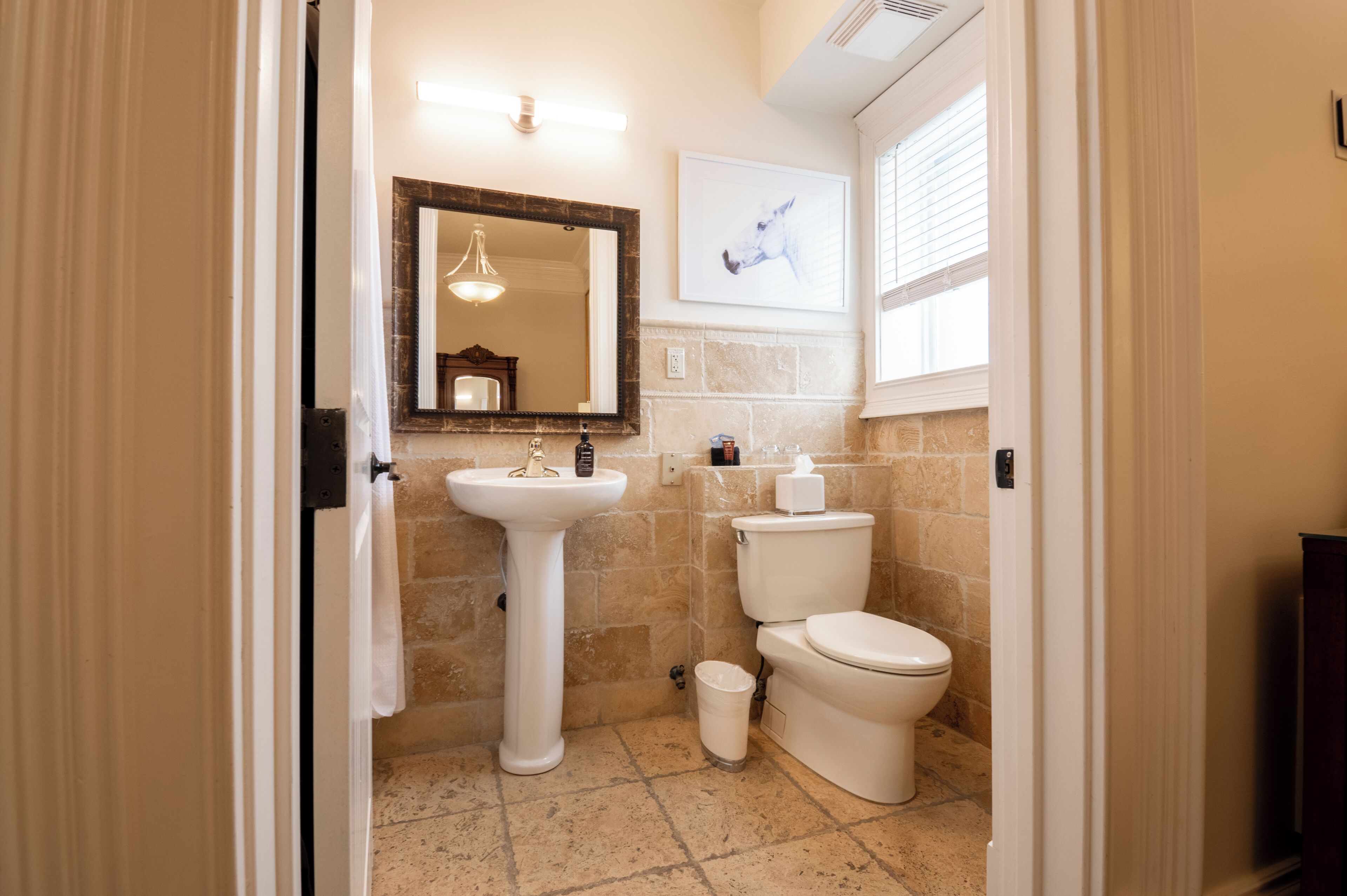 Basic Double Room | Bathroom | Shower, hair dryer, towels, soap