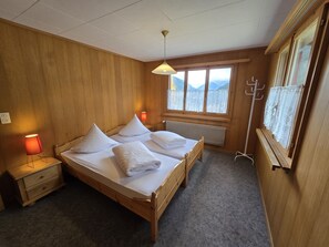 3 bedrooms, WiFi, bed sheets