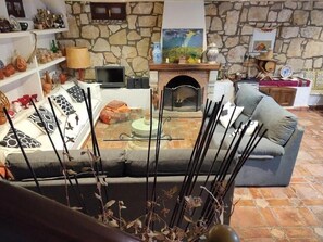 5 bedrooms, WiFi, bed sheets