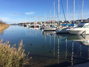 Marina - QUIET STANDING, VERY LARGE TERRACE, SWIMMING POOL, 800 M FROM THE BEACH, RENOVATED IN 2024 (Saint-Cyprien)