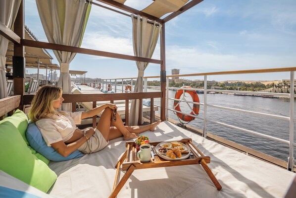 Sundeck