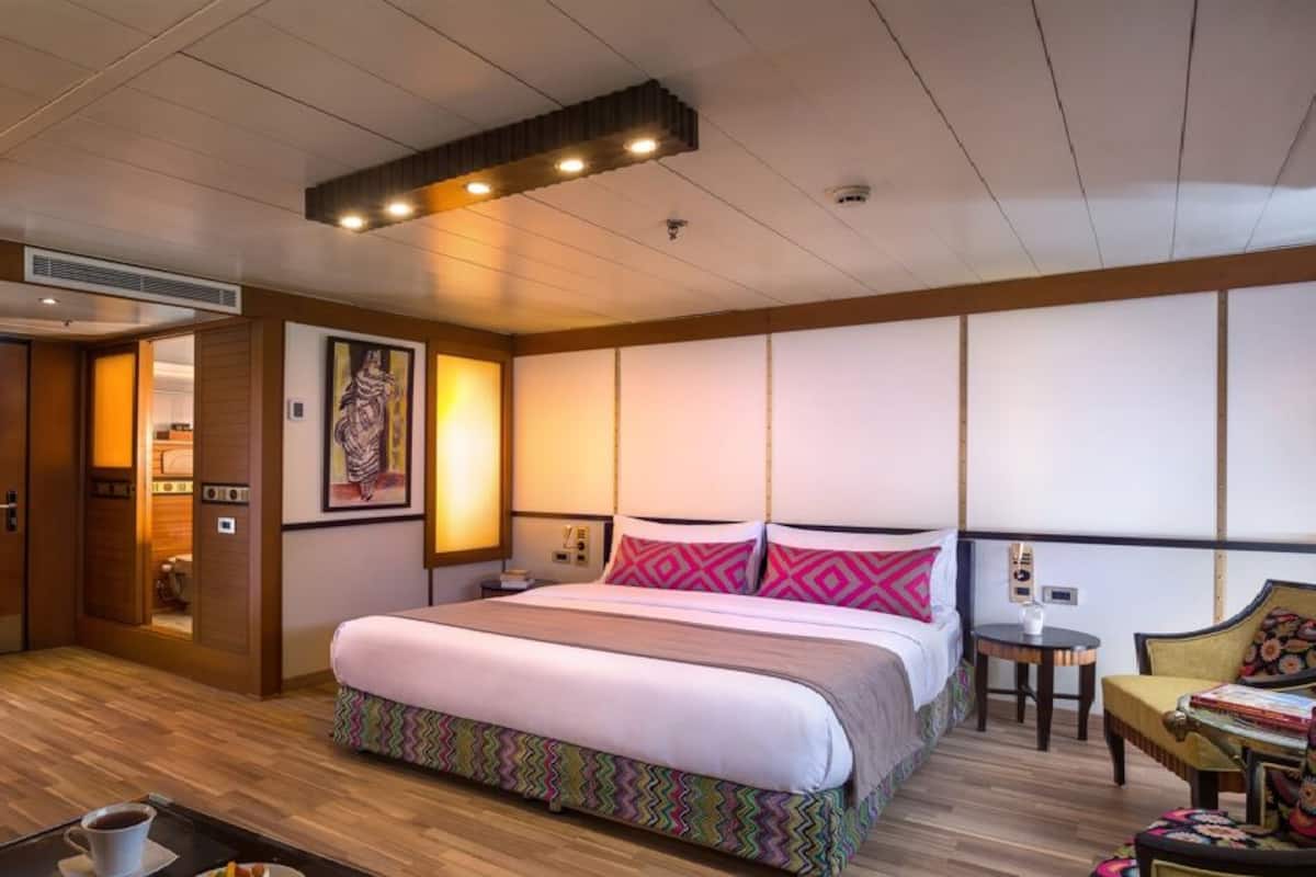 1 bedroom, premium bedding, minibar, in-room safe