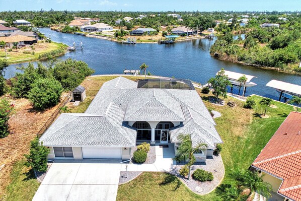 المنشأة من الخارج