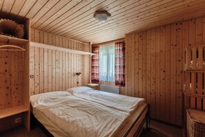 Leilighet, hageutsikt | 3 soverom, dundyner, strykejern/-brett og wi-fi (inkludert)