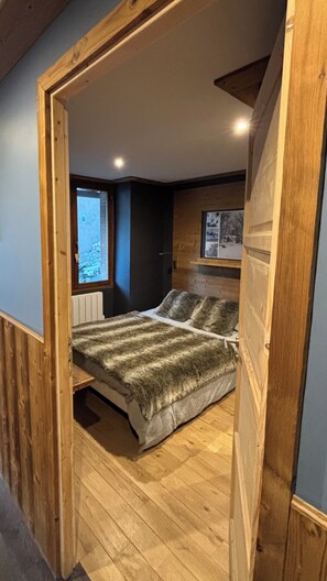 3 soverom, strykejern/-brett, wi-fi og sengetøy