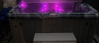 Chic 2-bedroom corporate apartment in enchanting Whitby with AC, WiFi