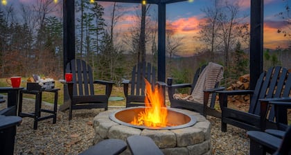 New A-Frame Chalet - Mountain Views-Sleeps 14 w/ SwimSpa-Firepit-Sauna-DogsOK