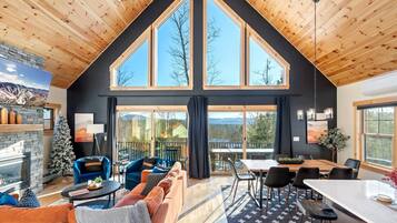 TV connectée, cheminée, jeux vidéo