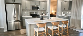 Ultimate Sports & Relaxation Retreat – Private Courts & Large Yard