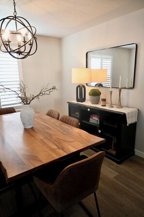 Dining - Ultimate Sports & Relaxation Retreat – Private Courts & Large Yard (Nampa)