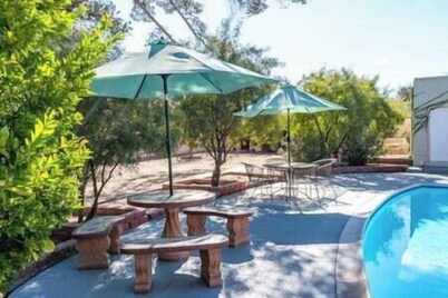 Pool House in Exclusive Sam Hughes Neighborhood