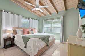 4 bedrooms, desk, iron/ironing board, travel cot