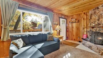 Ferienhütte, Mehrere Betten, Terrasse, Bergblick (2485) | Wohnbereich