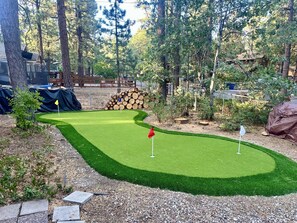 Mini-golf