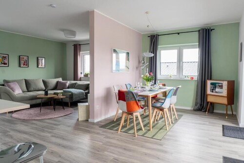 Schönes Penthouse Dümmer See - Lembruch
Ruhig, geräumig, und mit Naturblick