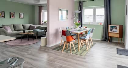 Schönes Penthouse Dümmer See - Lembruch
Ruhig, geräumig, und mit Naturblick