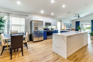 Fridge, microwave, stovetop, dishwasher