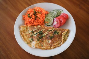 Sarapan ala kontinental setiap hari (INR 250 per orang)