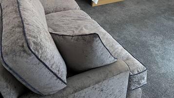 House | 4 bedrooms, iron/ironing board, free WiFi, bed sheets