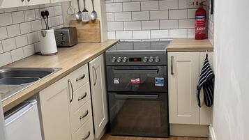 Rumah | Dapur pribadi | Lemari es, microwave, oven, dan kompor