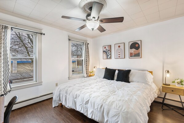 2 bedrooms, desk, free WiFi, bed sheets