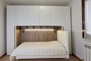 2 bedrooms, iron/ironing board, free WiFi, bed sheets - FURIUS APARTMENTS -9B:  Two bedrooms apartment with reserved parking space (Gazzo Veronese)