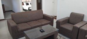 Phòng Suite dành cho gia đình, quang cảnh thành phố | Khu phòng khách