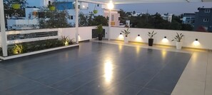 Terrace/patio - SLV Aashraya Apartment Stay (Mysore)