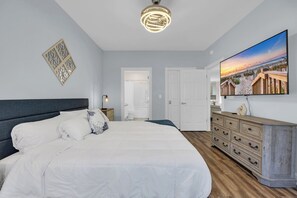 3 bedrooms, in-room safe, iron/ironing board, travel cot