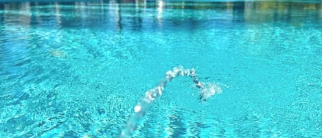 Piscine extérieure, piscine chauffée