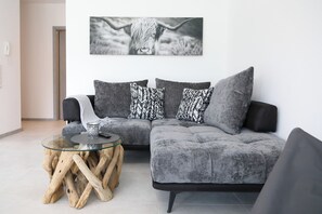 Living area - Loft 6 with fantastic panoramic view of the Moselle, near Elz Castle, hiking paradise & sauna (Treis-Karden)
