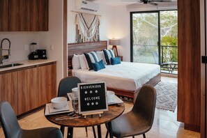 Deluxe Loft | 1 bedroom, blackout drapes, free WiFi - Elegant Loft in Tulum with Pool & Gym (Tulum)