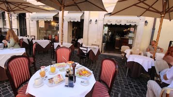 Free daily full breakfast