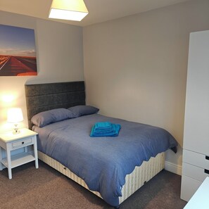 1 Schlafzimmer, Bügeleisen/Bügelbrett, WLAN, Bettwäsche