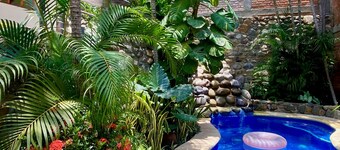 Estrella - Casa MoJo's airy 2BR, kitchen, pool