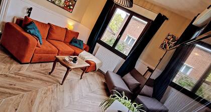 Between station and Seine Renovated family home. Pets welcome!