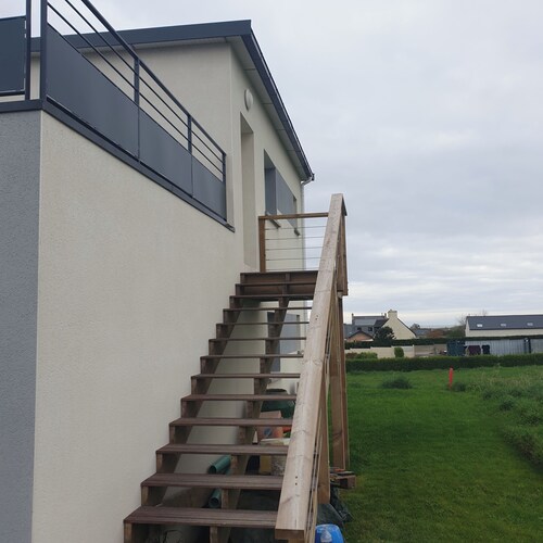 400m from the beach, apartment in a pleasant setting